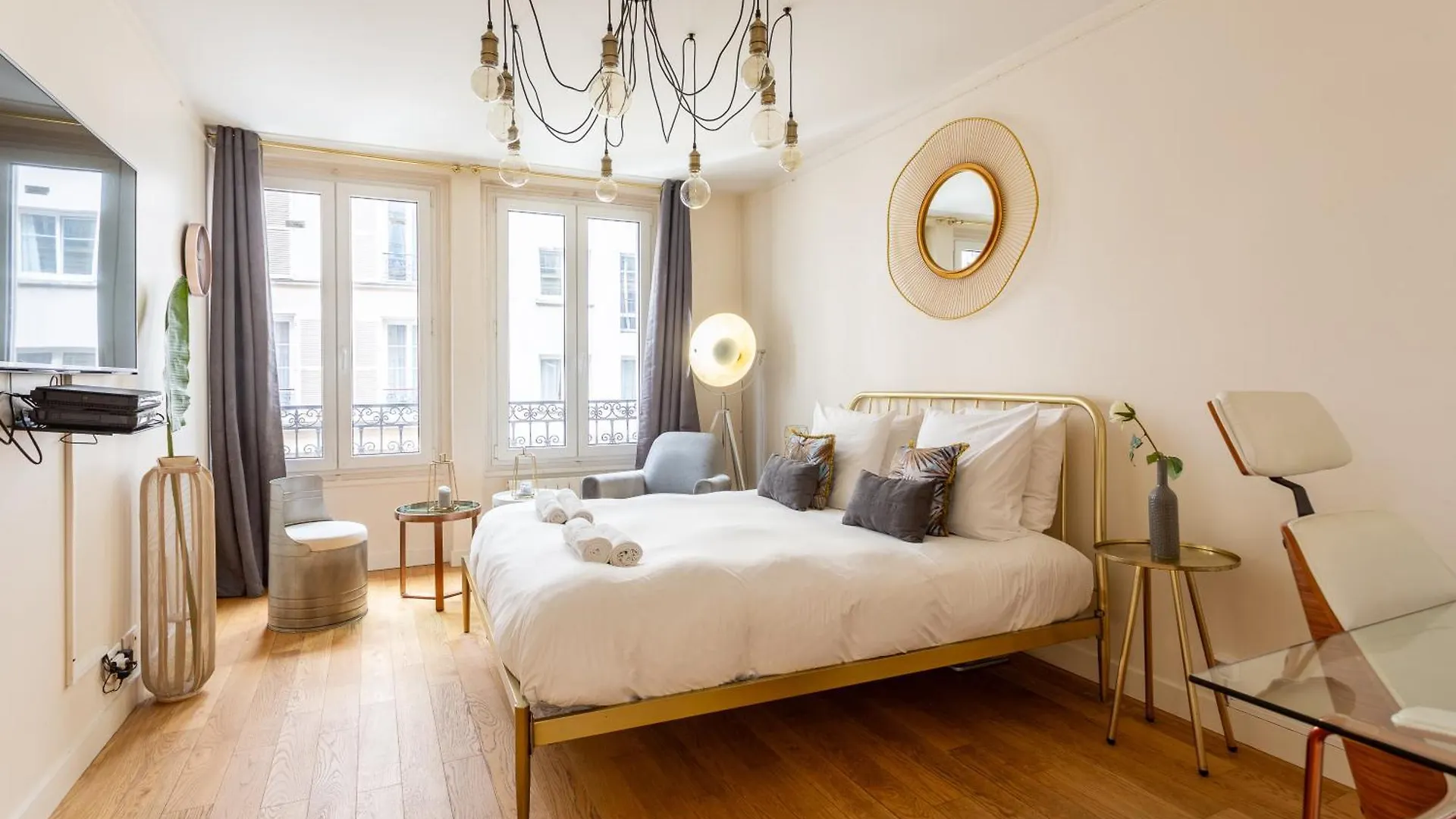 The Charming Rue Cler Apartment *
